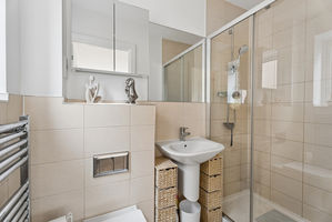 En suite- click for photo gallery